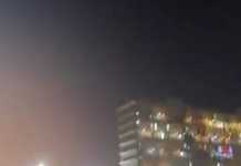Se escuchan ráfagas de disparos en los alrededores del palacio presidencial de Venezuela Ráfagas de disparos se escucharon en la noche de este lunes en los alrededores del Palacio de Miraflores