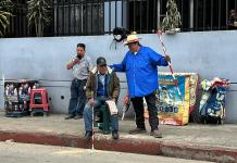 Lotería Santa Lucía: ¿Cómo reclamar el premio si mi billete es el ganador? Venta de billetes de Lotería Santa Lucía. Foto La Hora: José Orozco