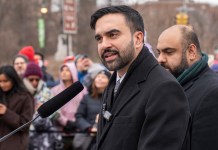 El alcalde de Nueva York tilda de “acto de guerra” la detención de Maduro anunciada por Trump El alcalde de Nueva York, Zohran Mamdani, habla en una rueda de prensa este viernes, en Nueva York (Estados Unidos). Mamdani anunció la creación de una Oficina de Participación Masiva (OME, en inglés) para "escuchar a los neoyorquinos" con un modelo participativo que busca poner a los ciudadanos en "comunicación directa con la administración". EFE/ Ángel Colmenares