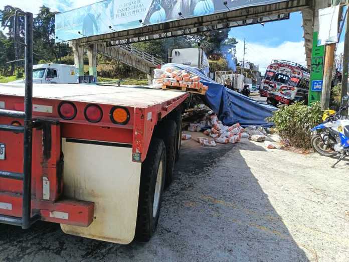 Un accidente de tránsito se registró en el kilómetro 34 de la ruta Interamericana, en jurisdicción de Santa María Cauqué, Chimaltenango.