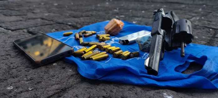 Guardia del SP es detenido tras presunto intento de arma a cárcel.