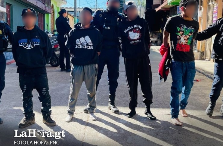 La PNC remitió a un juzgado a cuatro hombres, por presuntamente apuñalar a un menor.