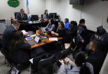 El juez Mario Hichos llamó la atención al MP luego que estos incumplieran la orden de publicar las fotografías de dos prófugos dentro del caso CHN. Foto La Hora: Daniel Ramírez