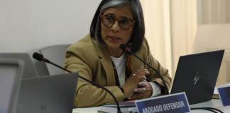 Tribunal retira medidas sustitutivas a abogada Claudia González y queda sujeta a presentarse voluntariamente a juicio El Tribunal Séptimo de Sentencia Penal retiró las medidas sustitutivas a favor de la abogada Claudia González mientras espera el juicio en su contra. Foto La Hora: Daniel Ramírez