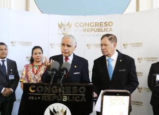 El magistrado de la CSJ, René Girón, responde por el atraso en la elección del presidente de dicha Corte. Foto: Congreso de la República