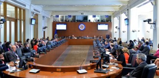 Consejo Permanente de la OEA llama a reunión para "considerar los acontecimientos en Venezuela".
