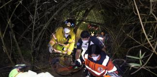 Cuerpos de socorro localizaron dos cuerpos semienterrados en un sector de San José Pínula, sumando 6 cuerpos esta semana. Foto La Hora: CVB