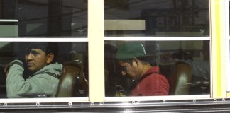 Archivo de migrantes guatemaltecos capturados por ICE. Foto La Hora: EFE