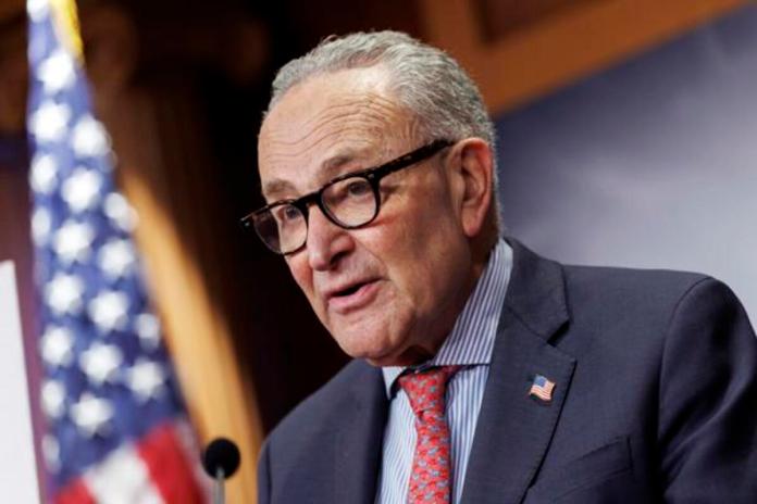 El líder de la minoría demócrata en el Senado, Chuck Schumer, en una fotografía de archivo. EFE/WILL OLIVER