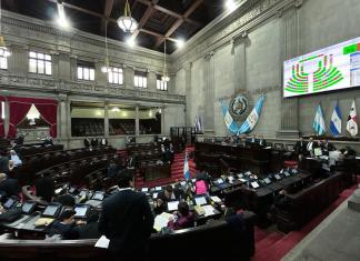 Aunque la plenaria empezó con quorum reducido, la asistencia de los diputados llegó a más de 130. Foto: La Hora / José Orozco
