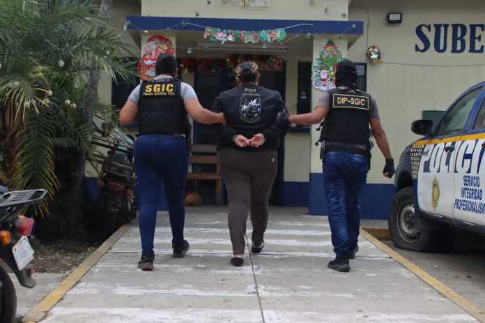 Reportan la captura de una presunta extorsionista en Amatitlán.