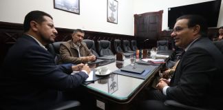 El ministro de Gobernación, Marco Antonio Villeda, acude a reunión con el presidente del Congreso, Nery Ramos. Foto: Organismo Legislativo