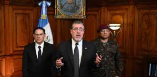 El gobierno de Bernardo Arévalo decretó duelo nacional por la muerte de agentes de la PNC. Foto: Gobierno de Guatemala.