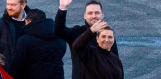 La Primera Ministra danesa, Mette Frederiksen, en el aeropuerto de Nuuk, Groenlandia, el 23 de enero de 2026. Frederiksen está en Groenlandia para reunirse con el jefe de gobierno de Groenlandia, Jens-Frederik Nielsen. (Dinamarca, Groenlandia) Foto: La Hora EFE/EPA/Rodrigo Freitas NORWAY OUT