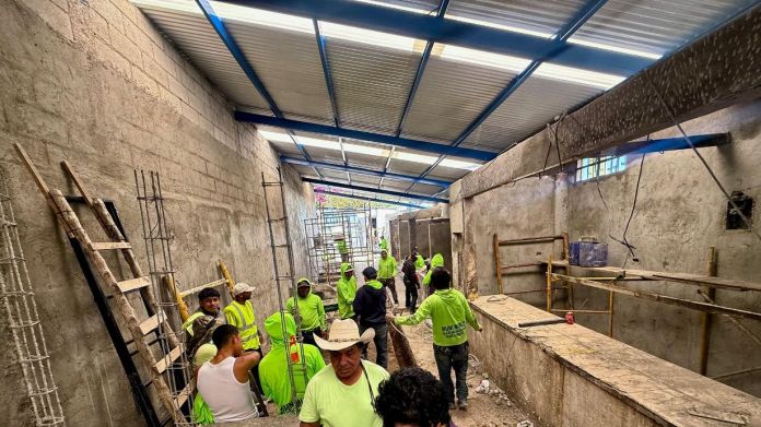 mercado carolingia Neto Bran El alcalde de Mixco, Neto Bran, anunció que también se mejorará el piso, la instalación eléctrica y paredes de los puestos de venta. Foto La Hora: Neto Bran
