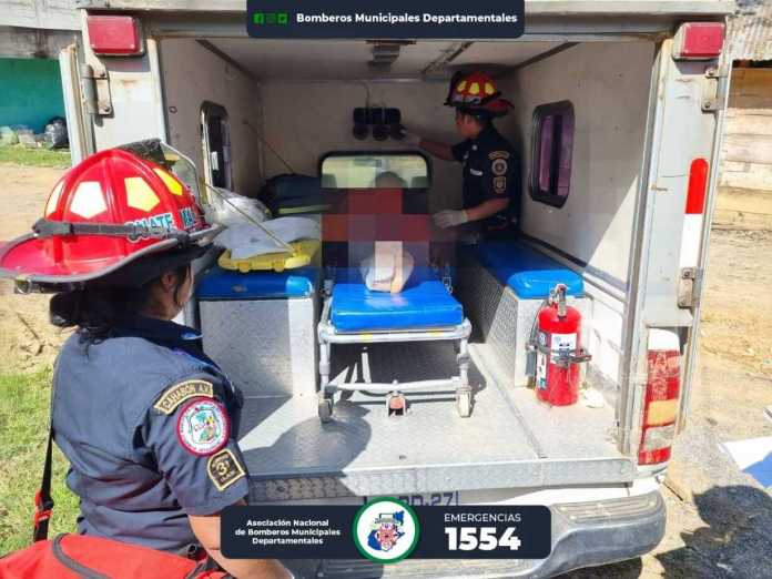 menor de edad Una menor de edad resultó atropellada por una motocicleta en la aldea Tuila, del municipio de Santa María Cahabón, Alta Verapaz.