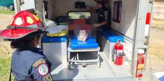 Una menor de edad resultó atropellada por una motocicleta en la aldea Tuila, del municipio de Santa María Cahabón, Alta Verapaz.