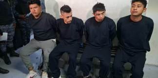 Pandilleros vinculados a ataques a la PNC esperan ser procesados ante el Juzgado de Turno donde se les acusa de asesinato. Foto: La Hora