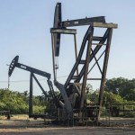 MEM: Intervención estadounidense en Venezuela podría abrir el mercado y abaratar precios del petrolero.