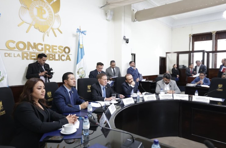 El presidente del Congreso, Luis Contreras, llama a los distintos organismos y sectores a trabajar por la seguridad del país. Foto: Congreso de la República