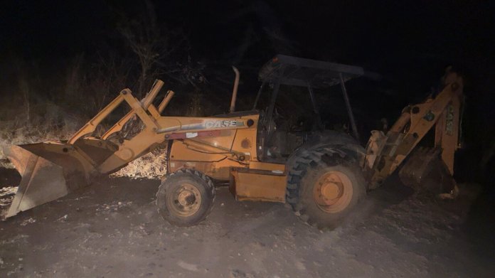 Horas después de haber sido reportada como robada, una retroexcavadora fue recuperada.