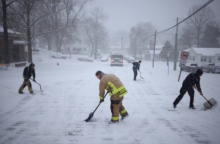 Tormenta invernal histórica amenaza a gran parte de Estados Unidos La tormenta invernal Fern amenaza con acumular grandes cantidades de hielo y nieve en el sur y este de Estados Unidos entre el 23 y el 26 de enero.
