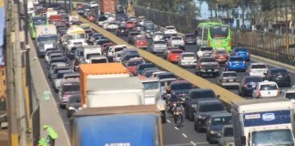 Emetra recomienda salir con anticipación este lunes, pues habrá un marcado aumento de tráfico en la ciudad. Foto: La Hora/Archivo
