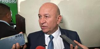 El viceministro de Gobernación, Estuardo Solórzano, comenta del apoyo del FIB a las fuerzas de seguridad en el país. Foto: La Hora / José Orozco