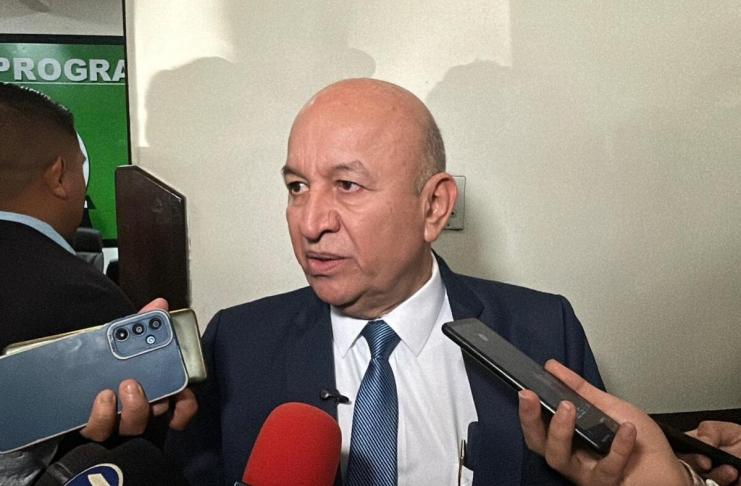 El viceministro de Gobernación, Estuardo Solórzano, comenta del apoyo del FIB a las fuerzas de seguridad en el país. Foto: La Hora / José Orozco