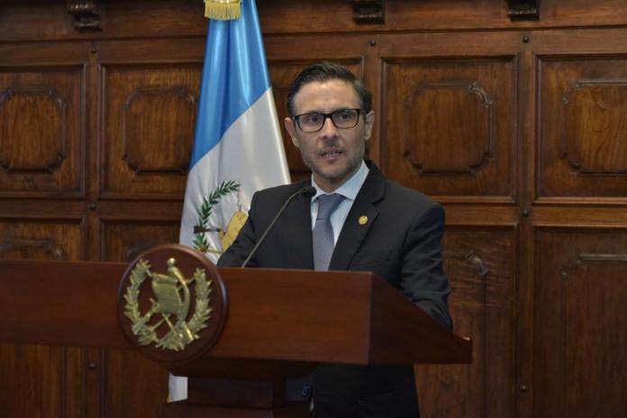 Julio Saavedra analiza su postulación para cargos en la CC o Fiscal General, asegura esta "enfocado al 100%" en la PGN.