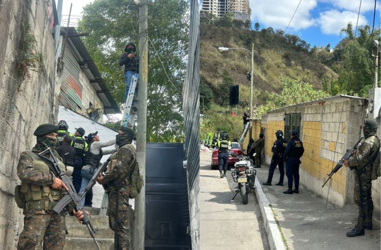 Las fuerzas combinadas han efectuado capturas, ubicación de pandilleros y desinstalado cámaras de vigilancia que pandilleros han instalado. Foto La Hora: Ejército de Guatemala