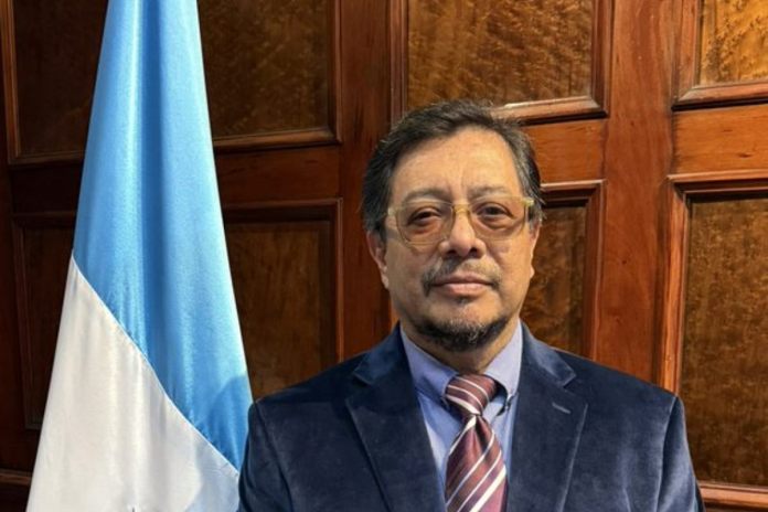 Luis Alexis Calderón Maldonado.