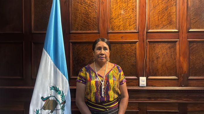 Carmela Curup Chajón.