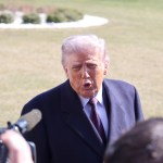 Trump asegura que va a "tomar el control de todo" Irán o se retirará "en dos o tres días".