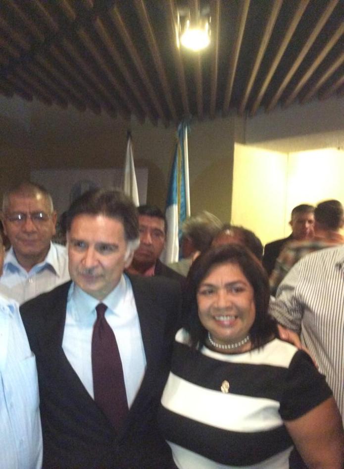 Edilma Navarijo y el expresidente Alfonso Portillo. Foto La Hora: Edilma Navarijo