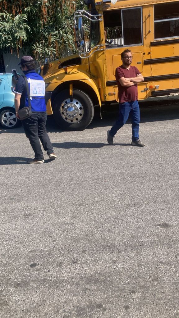 Se colocaron cepos a los buses que trasladarían a los votantes. Foto La Hora: Cortesía