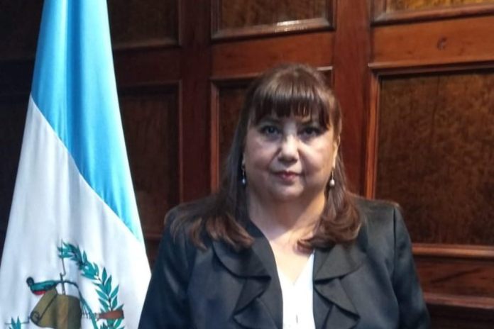 Nydia Lissette Arévalo Flores.