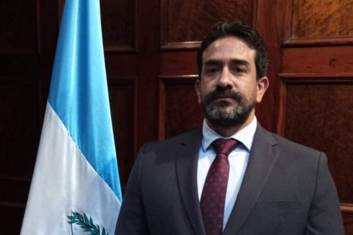 Mauro Salvador Chacón Lemus.