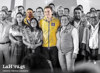 Alcalde Sebastián Siero y el director ejecutivo de la Anam, Patric Gramajo, en Asamblea General. Foto La Hora: Partido Unionista