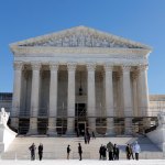 La Comisión Europea solicitó a Estados Unidos que reduzca los aranceles después de que el Tribunal Supremo declarara ilegales los gravámenes impuestos por Trump al resto del mundo.