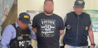 Capturan al extraditable 13 del 2026, requerido por EE. UU. por dos casos de violación. Foto La Hora: PNC.