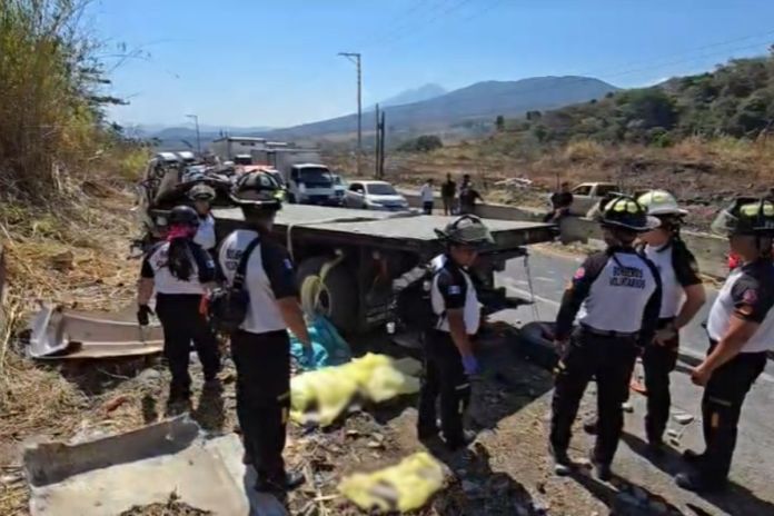 Accidente en la vuelta “El Chilero” carretera a El Salvador deja dos fallecidos. Foto La Hora: CVB.