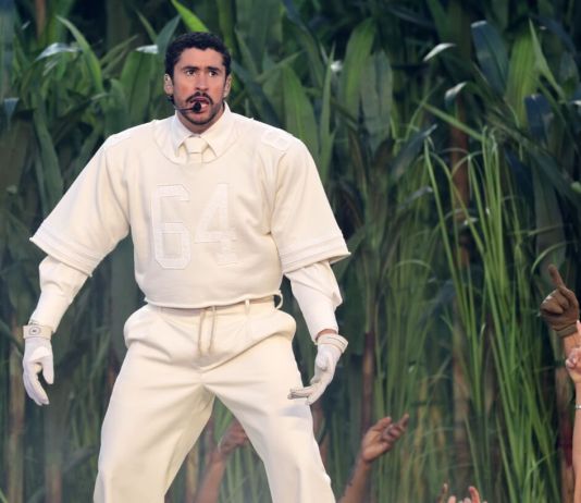 El show de medio tiempo de Bad Bunny en el Super Bowl LX se convirtió en el más visto de toda la historia.