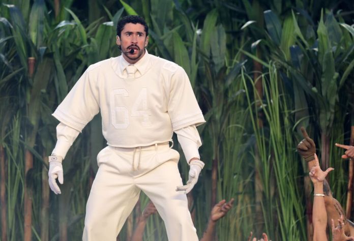 El show de medio tiempo de Bad Bunny en el Super Bowl LX se convirtió en el más visto de toda la historia.