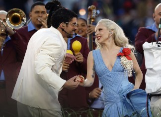 Bad Bunny y Lady Gaga en el medio tiempo del superbowl. Foto La Hora: EFE