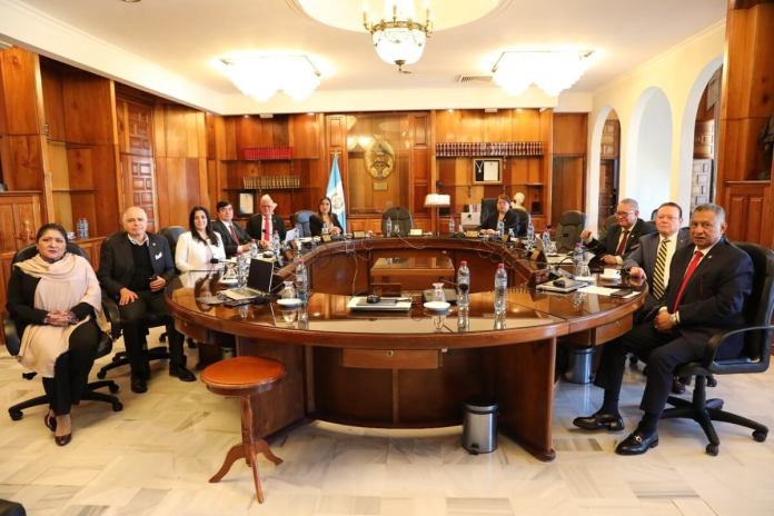 Bloque dominante de la CSJ insiste al presidente en funciones en urgir elección después de tres meses de indiferencia. Foto La Hora: OJ