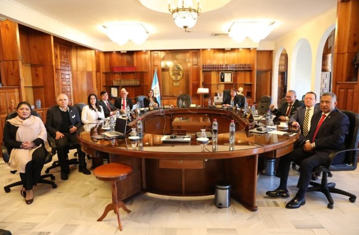 Bloque dominante de la CSJ insiste al presidente en funciones en urgir elección después de tres meses de indiferencia. Foto La Hora: OJ