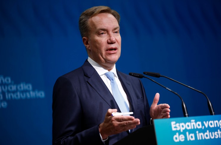 El presidente del Foro Económico Mundial, el noruego Borge Brende, dejó su puesto tras conocerse que tuvo relación con Jeffrey Epstein.