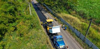 La cartera de Comunicaciones anunció este viernes 20 de febrero el inicio de 31 nuevos proyectos de mantenimiento vial en el territorio. Foto La Hora: CIV