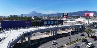 Construcción de paso a desnivel en calzada Roosevelt a cargo del Fondo Social de Solidaridad (FSS) al 2 de enero de 2026. Foto La Hora: FSS